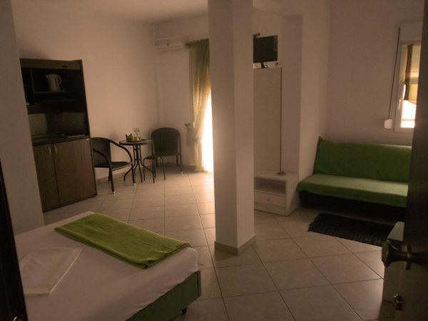 Inanthi Apartment Potos Bilik gambar